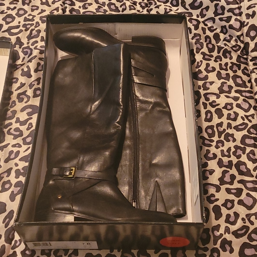 Ralph Lauren 'Mariah' Blk boots Size 7B wide calf - Picture 2 of 10